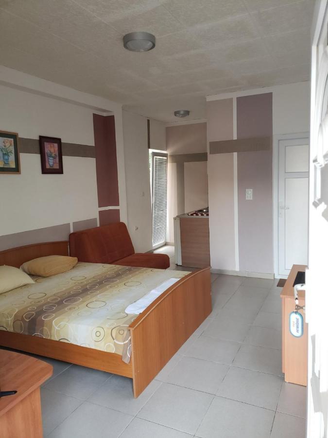 Apartments Petricevic Sutomore Exterior foto